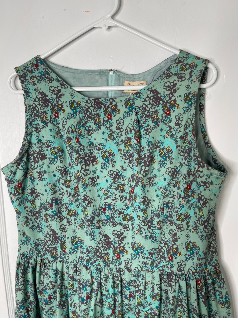 Lindy Bop 2XL Dress Fit Flare Floral Green Flowers Abstract Sleeveless Gathers - Picture 2 of 15